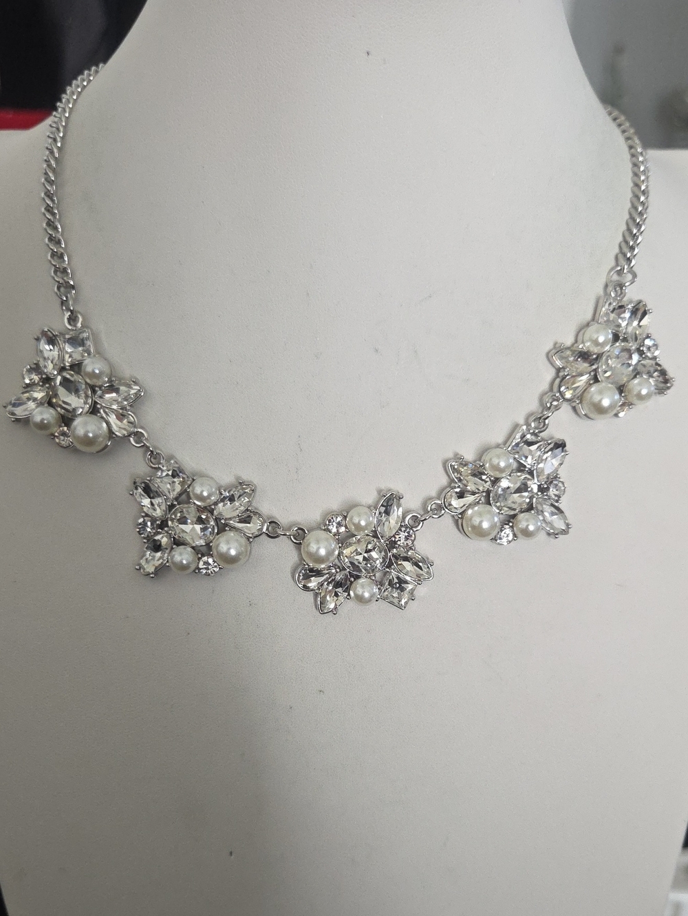 Paparazzi Heiress Of The All White Necklace NWT